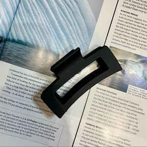 Brand New!! Medium size women hair clip in black